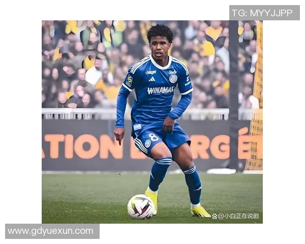 巴西足球巨星内马尔因伤退出美洲杯，塔巴雷斯将替补出战