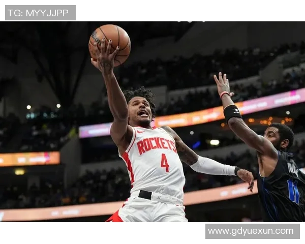 火箭队主帅表示球队仍需努力提高战绩,希望能够冲击季后赛 火箭队主帅表示球队仍需努力提高战绩,希望能够冲击季后赛