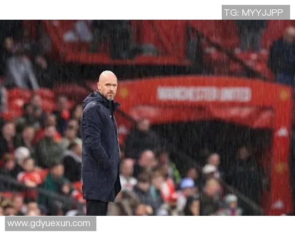 滕哈赫被曼联宣布解雇,球迷纷纷表示失望和不理解 滕哈赫被曼联宣布解雇,球迷纷纷表示失望和不理解